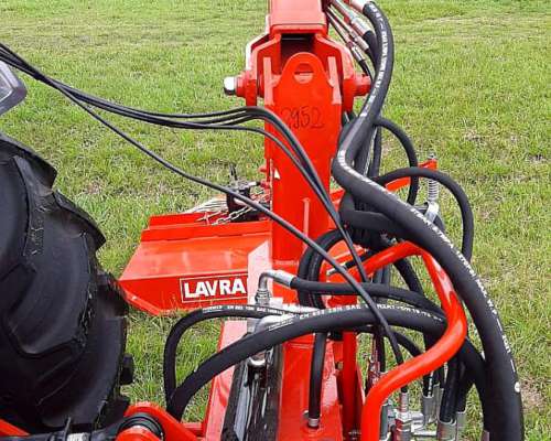 Desmalezadora Articulada Hidráulica Lavrale