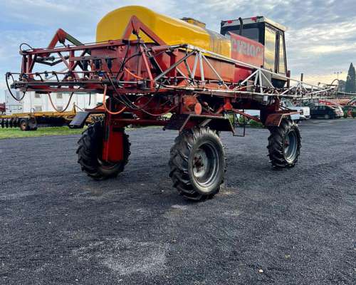 Pulverizador Ciriaci de 2400 Lts año 2008 Motor Perkins