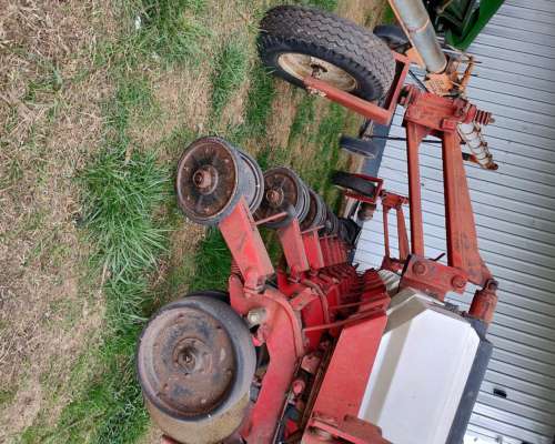 Sembradora Crucianelli Gringa IV de 10 a 70 con Monitor