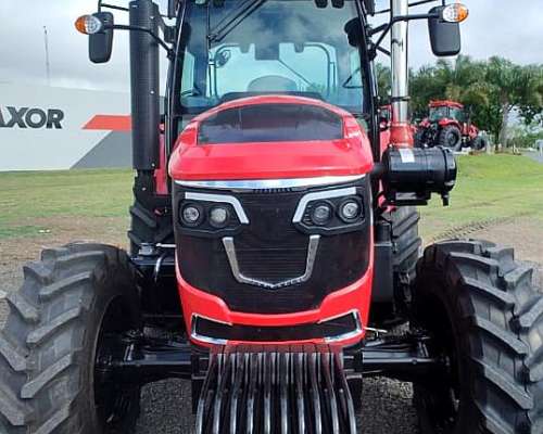 Tractor Traxor TD1304 130 HP Cabina de Lujo 4X4 3 Puntos