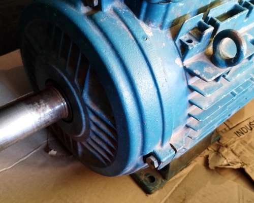 Motor WEG de 7,5 HP y 1500 Rpm. 380/660 V