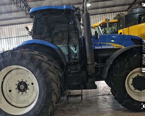 New Holland T 7060 año 2012, con 8800 Aprox.