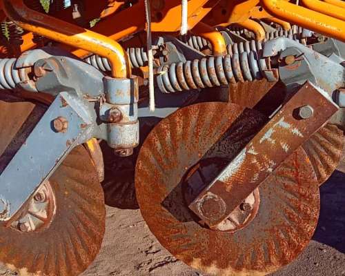 Sembradora Agrometal MX de 33 a 21 CM.