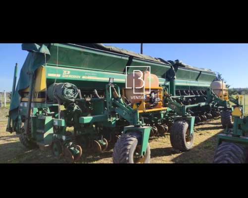 Sembradora Pierobon Neumática de 16 a 70cm