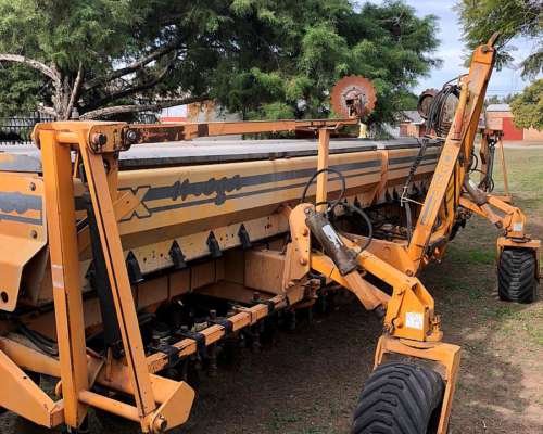 Agrometal TX Mega 16 a 52 CM. año 2002.