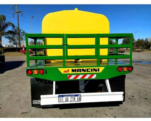 Acoplado Tanque Plástico 4500lts Mancini