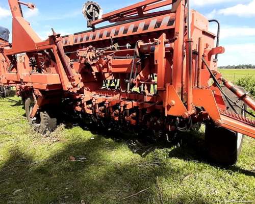 Sembradora Fercam F220 de 31 a 19 cm