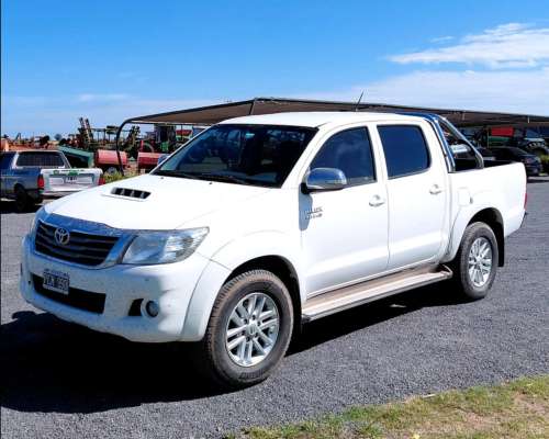 Toyota Hilux SRV 4X2 2015 - 245.000 km