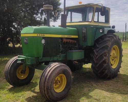 Tractor John Deere 4530
