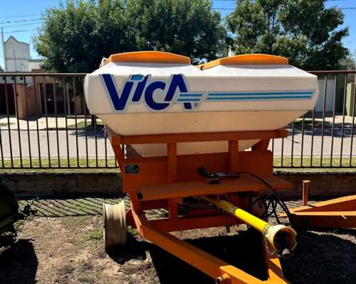 Fertilizadora Vica 1500 Nueva de Arrastre