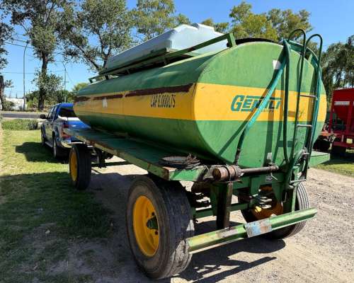 Tanque Gentili 8000lts con Bomba 12v muy Bueno 3464-562725