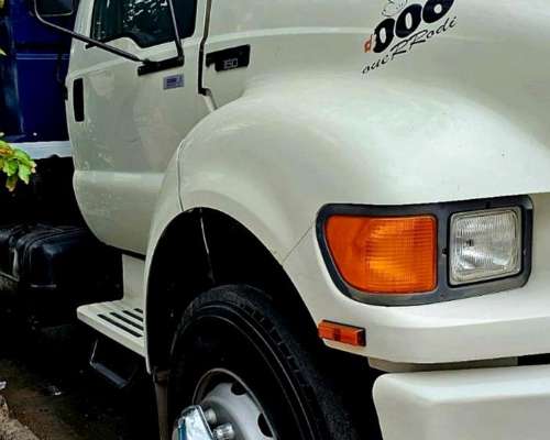 Ford 14000 con Volcador Bacon año 1998