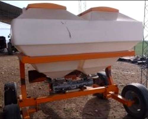Fertilizadora Arrastre Vica AF 3000