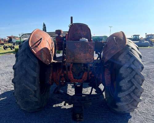 Tractor Fiat R60 con Bomba Hidráulica Grande