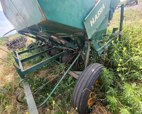 Sembradora de Papa Hassia 4 Surcos a 85 cm