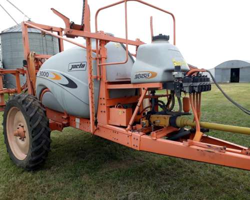 Pulverizadora Jacto Advance 3000