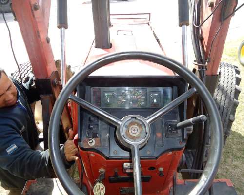 New Holland 110-90 Noble y Rendidor