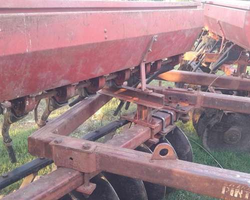 Rastra Desencontrada Schiarre 40 Discos con Cajon Sembrador