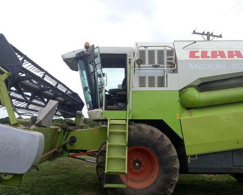 Máquina Claas Medion 310