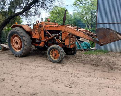 Tractor Usado Marca Fiat 60 con Pala sin Cabina