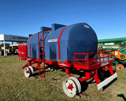 Acoplado con Tanque Plástico 8.000lts de Arequito