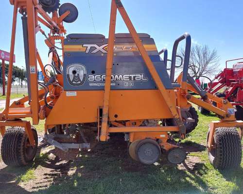 Sembradora Agrometal TX Mega Neumática 18 a 52