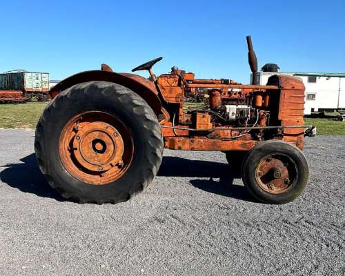 Tractor Fiat R60 con Bomba Hidráulica Grande