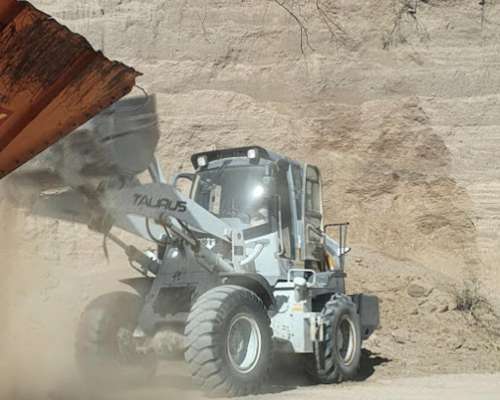 Campo con Cantera de Arena Bentonita Arena de Fractura