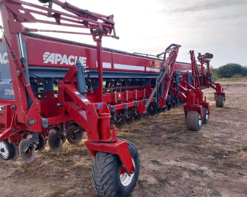 Dueño Vende Sembradora Apache 27000 de 22 Surcos