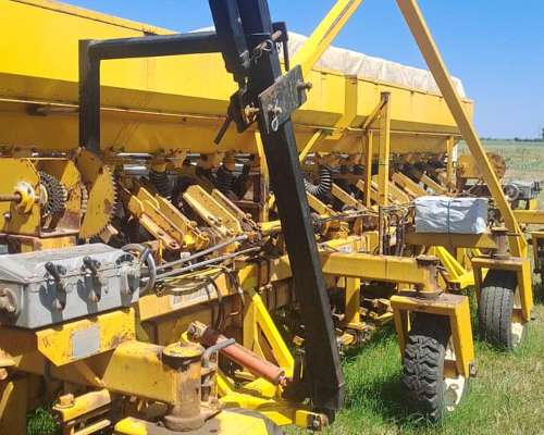 Sembradora Ascanelli, RS 2000, año 2001 , 26 Surcos a 52