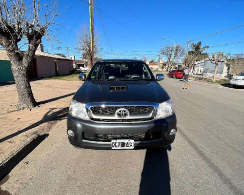 Toyota Hilux 2011 4at 4X4
