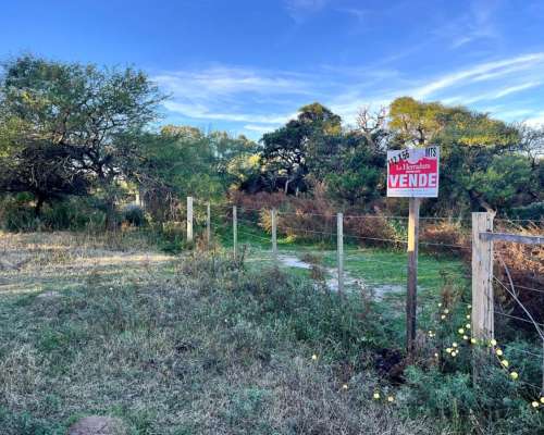 Arocena. Lote en Venta. Frente Laguna
