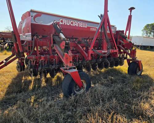 Sembradora Crucianelli Pionera 25/20 con Cajon Alfalfero