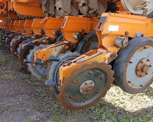 Agrometal TXN Mega 16-52 2011 Neumática