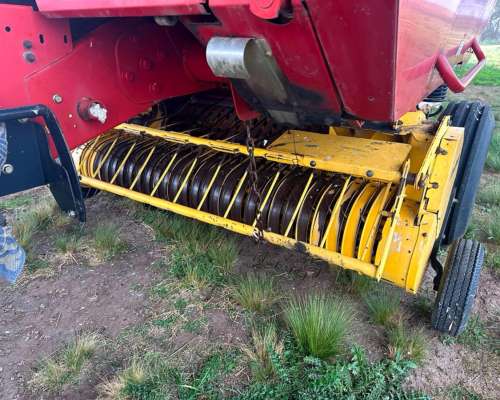 Rotoenfardadora New Holland BR7070