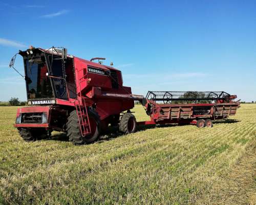 Vendo Cosechadora Vassalli 1200 año 1991 con 23 Pies