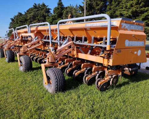 Sembradora Agrometal TX Mega