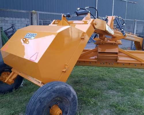 Niveladora de Terreno de Arrastre de 3 Mts Ceibo C-3000