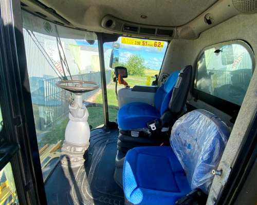 Cosechadora New Holland CR6080 con Cabezal 30 Pies