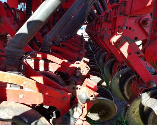 Sembradora Crucianelli Pionera 2008