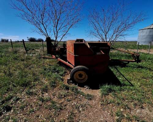 Enfardadora Mainero RF90 con Atador de Alambre