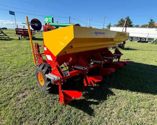 Sembradora de Papa Cuatro Surcos Nueva Agromaster