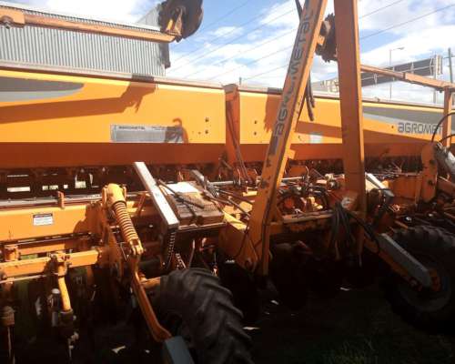 Sembradora Agrometal MX3321 sin Alfalfero