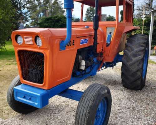 Tractor Fiat 700 e con Direccion Hidraulica.
