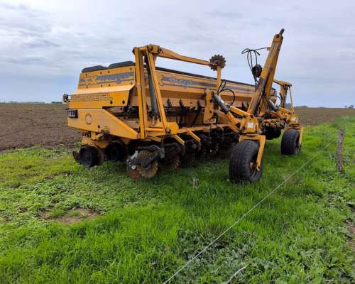 Sembradora Agrometal TX Mega de 13 a 52 Mecánica