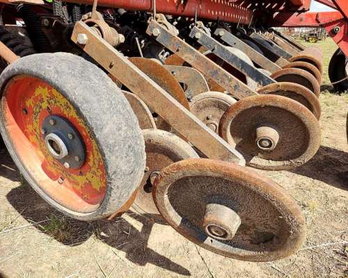 Sembradora Tanzi 4300 de 21 Líneas a 21