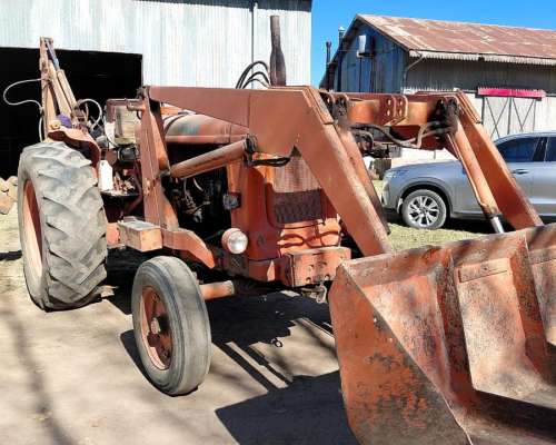 Tractor Fiat 780 con Pala Cargadora y Retroexcavadora