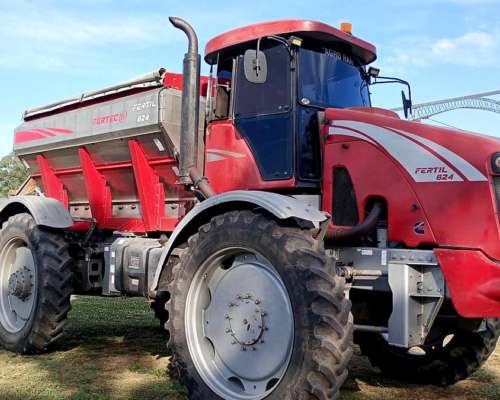 Fertilizadora Autopropulsada Fertec 824. año 2014.