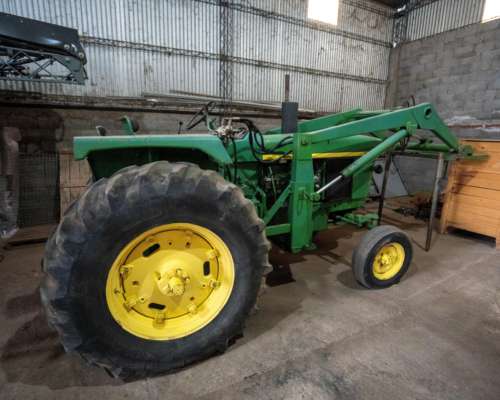 //tractor John Deere 2420 / con Pala