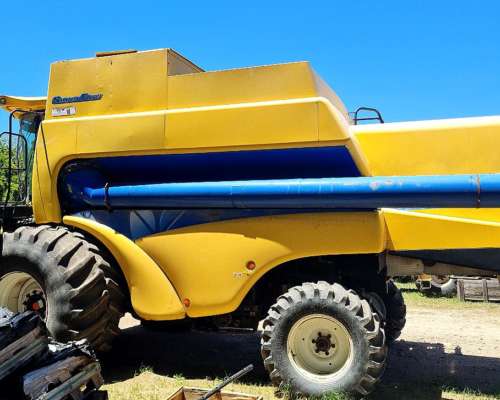 Cosechadora New Holland CS 660 Plataforma 30 Pies